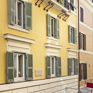 Garibaldi Piazza Di Spagna Konukevi